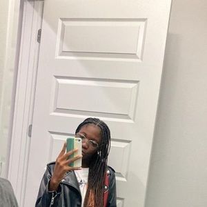 Meet your Posher, Elizabeth